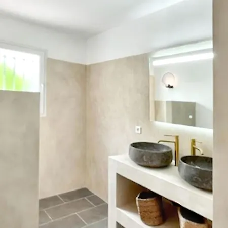 Casa de Férias Maison Charmante A Avec Piscine Partagee Ghisonaccia