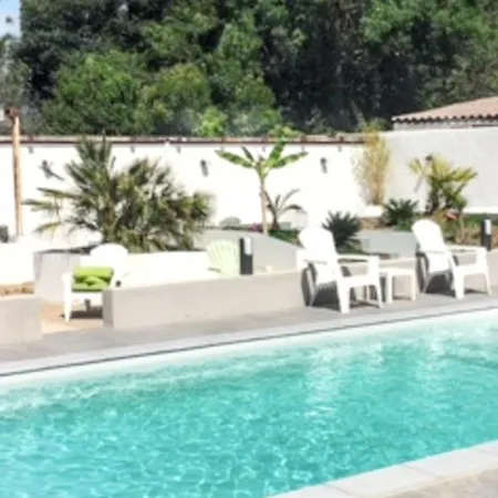 Maison Charmante A Avec Piscine Partagee *